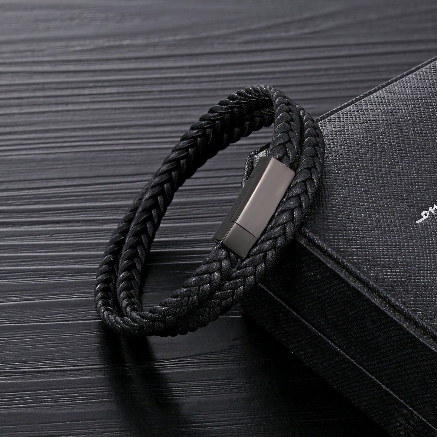 Magnetic buckle braided leather rope